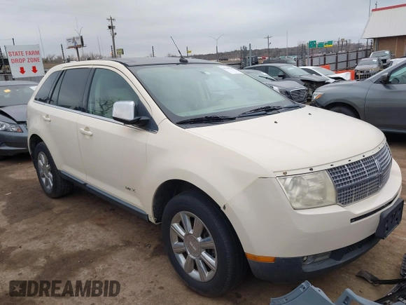 2007 Lincoln MKX with VIN 2LMDU68C57BJ17122, listed as a IAAI auction lot 41706762 with 170,982 mi miles. Bid and sale history available at carsss.com. Image 1.