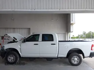 2024 Ram 2500 Tradesman с VIN 3C6UR5CJ4RG267621, выставлен на аукционе IAAI как лот 42442525 с пробегом 9 929 миль миль и . История ставок и продаж доступна на DreamBid. Изображение 15.