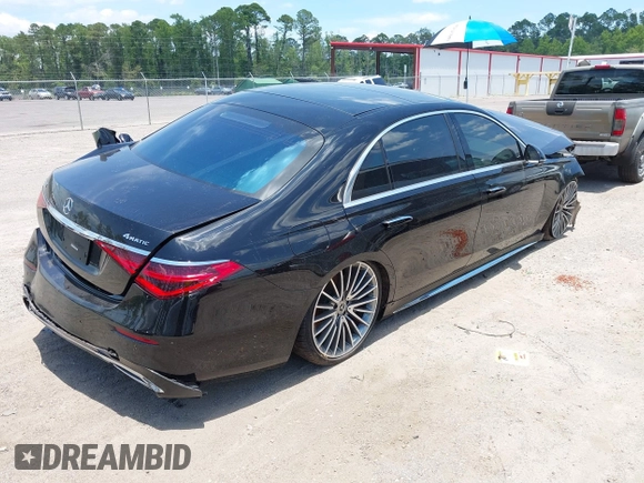 2023 Mercedes-Benz S-Class S 500 with VIN W1K6G6DB7PA190538, listed as a IAAI auction lot 39611740 with 3,117 mi miles. Bid and sale history available at carsss.com. Image 4.