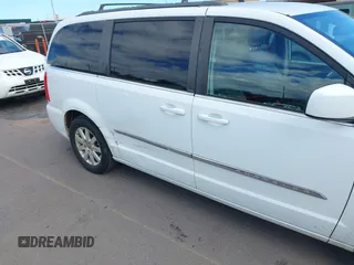 2014 Chrysler Town & Country Touring with VIN 2C4RC1BG1ER242842, listed as a IAAI auction lot 42043861 with 102,448 mi miles. Bid and sale history available at carsss.com. Image 6.