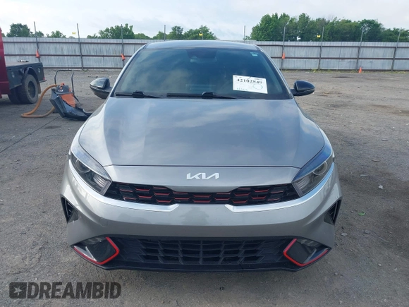 2023 Kia Forte GT-Line z VIN 3KPF54ADXPE665459, wystawiony jako IAAI lot #42102849 z przebiegiem 31 554 mil mil oraz . Historia ofert i sprzedaży dostępna na DreamBid. Obrazek 13.