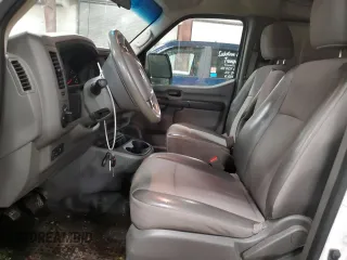 2019 Nissan NV Cargo S z VIN 1N6BF0KM6KN805981, wystawiony jako Copart lot #46591835 z przebiegiem 164 540 mil mil oraz Tytuł czysty. Historia ofert i sprzedaży dostępna na DreamBid. Obrazek 7.
