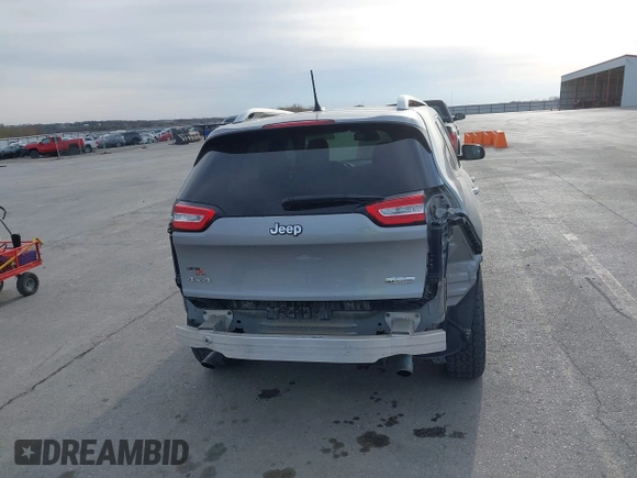 2014 Jeep Cherokee Latitude z VIN 1C4PJMCS8EW230213, wystawiony jako IAAI lot #42011183 z przebiegiem 133 299 mil mil oraz . Historia ofert i sprzedaży dostępna na DreamBid. Obrazek 17.