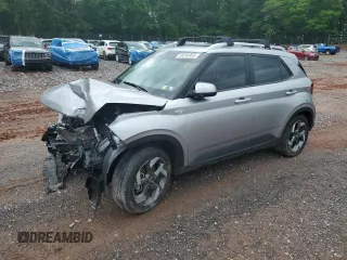 2023 Hyundai Venue SEL z VIN KMHRC8A38PU261588, wystawiony jako Copart lot #56894955 z przebiegiem 19 609 mil mil oraz Szkoda całkowita • Salvage title. Historia ofert i sprzedaży dostępna na DreamBid. Obrazek 1.