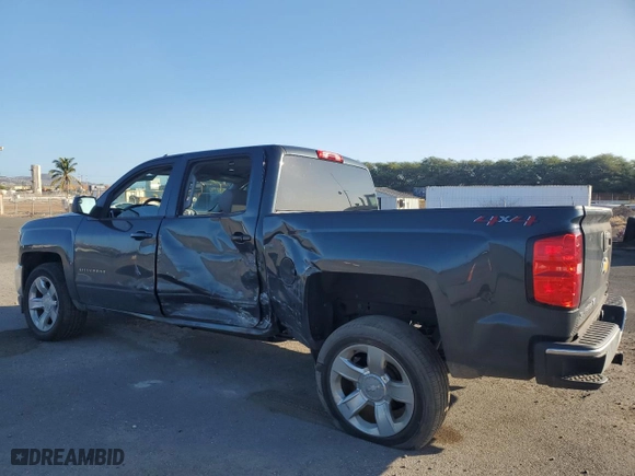 2018 Chevrolet Silverado 1500 LT with VIN 3GCUKRER2JG392029, listed as a Copart auction lot 41450465 with 92,716 mi miles and Salvage Title. Bid and sale history available at carsss.com. Image 2.