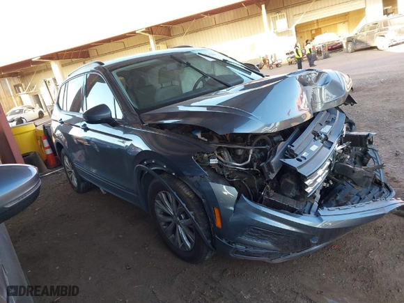 2018 Volkswagen Tiguan S with VIN 3VV1B7AX6JM024225, listed as a IAAI auction lot 41751253 with 53,317 mi miles. Bid and sale history available at carsss.com. Image 1.