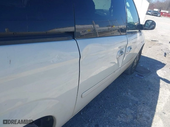 2007 Dodge Grand Caravan SXT with VIN 2D4GP44L37R276990, listed as a IAAI auction lot 41766888 with 200,860 mi miles. Bid and sale history available at carsss.com. Image 6.