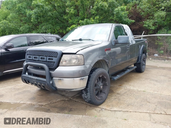 2004 Ford F-150 STX with VIN 1FTRX12W04NC31418, listed as a IAAI auction lot 42182162 with 355,095 mi miles and . Bid and sale history available at carsss.com. Image 2.
