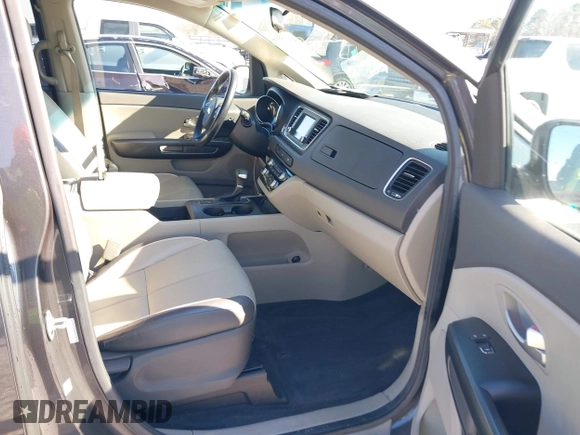 2018 Kia Sedona LX with VIN KNDMB5C18J6397114, listed as a IAAI auction lot 41273916 with 78,599 mi miles. Bid and sale history available at carsss.com. Image 5.