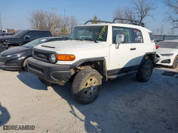 2010 Toyota FJ Cruiser with VIN JTEBU4BF1AK086121, listed as a IAAI auction lot 41779809 with 214,092 mi miles. Bid and sale history available at carsss.com. Image 17.