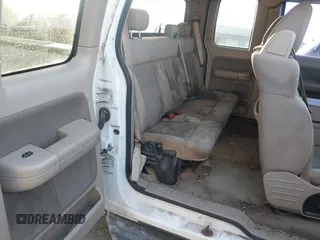 2004 Ford F-150 STX с VIN 1FTRX14W14FA10594, выставлен на аукционе IAAI как лот 42278746 с пробегом 285 096 миль миль и . История ставок и продаж доступна на DreamBid. Изображение 8.