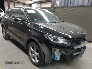 2017 Lincoln MKC Premiere with VIN 5LMCJ1D92HUL52227, listed as a IAAI auction lot 40801173 with 46,743 mi miles. Bid and sale history available at carsss.com. Image 1.