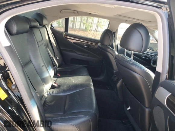 2013 Lexus LS 460 z VIN JTHCL5EF7D5018890, wystawiony jako Copart lot #54492255 z przebiegiem Nie podano mil oraz Szkody całkowita. Historia ofert i sprzedaży dostępna na DreamBid. Obrazek 10.