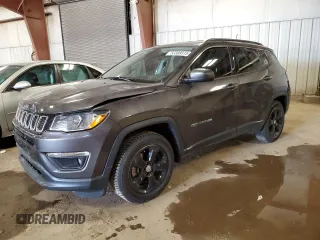 2020 Jeep Compass Latitude z VIN 3C4NJCBB2LT154803, wystawiony jako Copart lot #53389515 z przebiegiem 45 152 mil mil oraz Czysty tytuł • Clean title. Historia ofert i sprzedaży dostępna na DreamBid. Obrazek 1.
