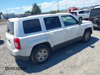 2016 Jeep Patriot Sport with VIN 1C4NJPBA8GD814997, listed as a IAAI auction lot 42708462 with 204,997 mi miles and . Bid and sale history available at DreamBid. Image 4.