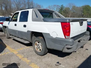 2006 Chevrolet Avalanche LT with VIN 3GNEC12Z66G109038, listed as a IAAI auction lot 41764981 with 260,045 mi miles. Bid and sale history available at carsss.com. Image 3.