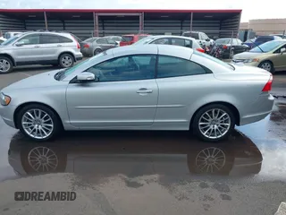 2008 Volvo C70 z VIN YV1MC67288J056674, wystawiony jako IAAI lot #41493211 z przebiegiem 18 158 mil mil oraz . Historia ofert i sprzedaży dostępna na DreamBid. Obrazek 14.