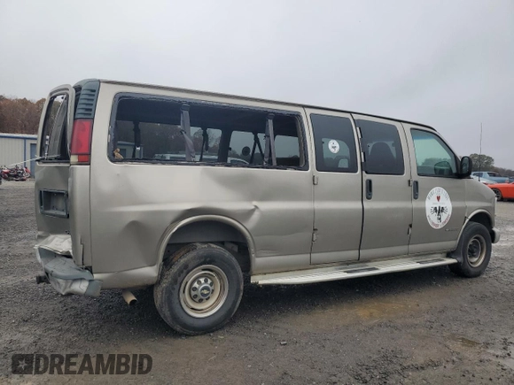 2001 Chevrolet Express z VIN 1GAHG39R011123173, wystawiony jako Copart lot #81232074 z przebiegiem 109 829 mil mil oraz Szkoda całkowita • Salvage title. Historia ofert i sprzedaży dostępna na DreamBid. Obrazek 3.