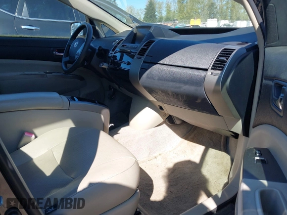2006 Toyota Prius with VIN JTDKB20UX63186137, listed as a IAAI auction lot 42073701 with 105,375 mi miles. Bid and sale history available at carsss.com. Image 5.