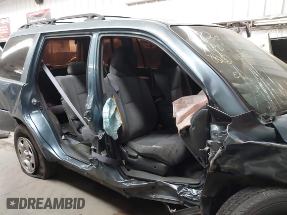 2005 Honda Pilot LX z VIN 2HKYF18135H537704, wystawiony jako IAAI lot #41091540 z przebiegiem Nie podano mil oraz . Historia ofert i sprzedaży dostępna na DreamBid. Obrazek 14.