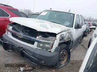 2005 Chevrolet Avalanche LS with VIN 3GNGK22G65G225614, listed as a IAAI auction lot 41193836 with Not provided miles and . Bid and sale history available at DreamBid. Image 2.
