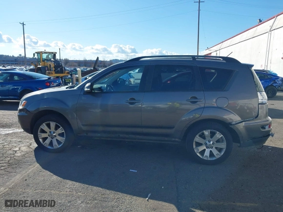 2013 Mitsubishi Outlander SE with VIN JA4JT3AW5DU020110, listed as a IAAI auction lot 41738969 with 125,246 mi miles. Bid and sale history available at carsss.com. Image 14.