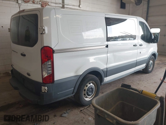2015 Ford Transit Cargo z VIN 1FTNE1YG9FKB08497, wystawiony jako IAAI lot #42106682 z przebiegiem 158 992 mil mil oraz . Historia ofert i sprzedaży dostępna na DreamBid. Obrazek 4.
