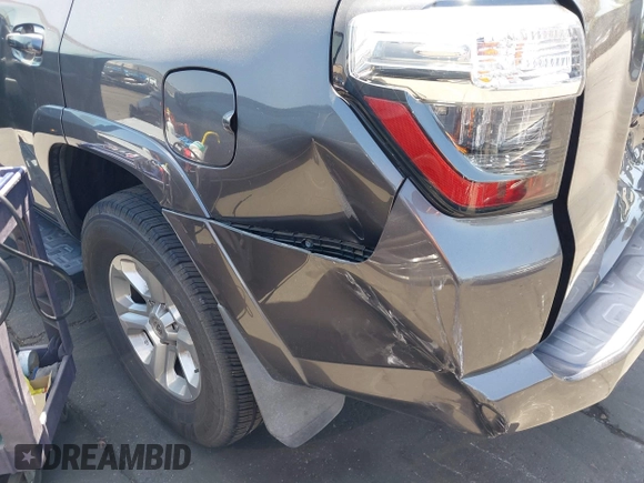 2020 Toyota 4Runner SR5 with VIN JTEZU5JRXL5219668, listed as a IAAI auction lot 42328511 with 99,970 mi miles and . Bid and sale history available at DreamBid. Image 12.