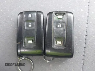 2008 Toyota Prius z VIN JTDKB20U987795330, wystawiony jako IAAI lot #42390791 z przebiegiem 176 251 mil mil oraz . Historia ofert i sprzedaży dostępna na DreamBid. Obrazek 11.