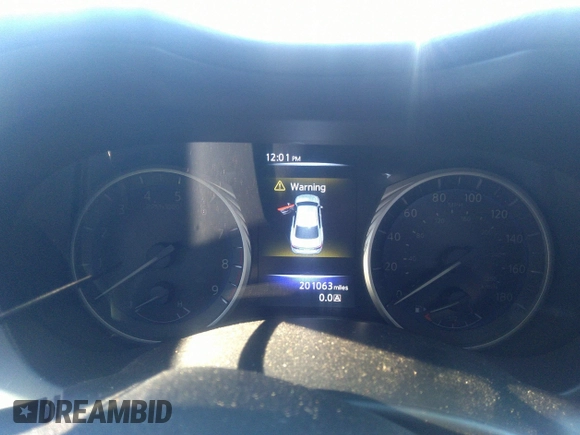 2015 Infiniti Q50 Premium with VIN JN1BV7AR5FM420227, listed as a IAAI auction lot 38428559 with 201,063 mi miles and . Bid and sale history available at DreamBid. Image 7.