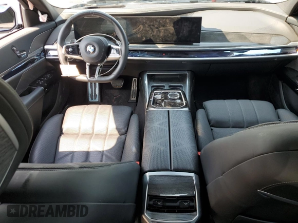 2023 BMW 7 Series 760i xDrive с VIN WBA33EJ0XPCN79892, выставлен на аукционе Copart как лот 64984174 с пробегом 7 898 миль миль и Списание • Salvage title. История ставок и продаж доступна на DreamBid. Изображение 8.