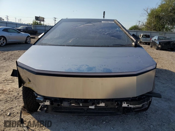 2024 Tesla Cybertruck z VIN 7G2CEHED2RA020834, wystawiony jako Copart lot #73682154 z przebiegiem 9 221 mil mil oraz Szkoda całkowita • Salvage title. Historia ofert i sprzedaży dostępna na DreamBid. Obrazek 5.