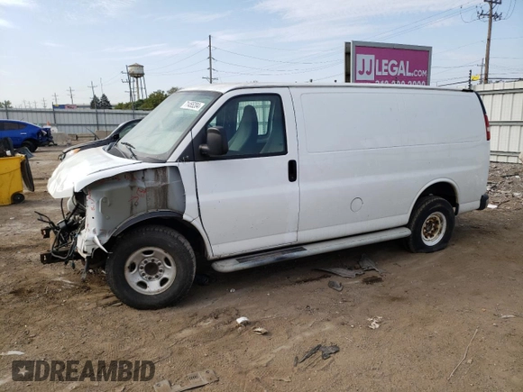 2015 GMC Savana Cargo z VIN 1GTW7FCF2F1904640, wystawiony jako Copart lot #71455204 z przebiegiem 131 854 mil mil oraz Szkoda całkowita • Salvage title. Historia ofert i sprzedaży dostępna na DreamBid. Obrazek 1.