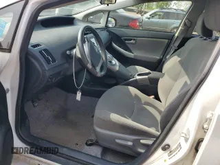 2015 Toyota Prius Four z VIN JTDKN3DU1F0452024, wystawiony jako Copart lot #60981445 z przebiegiem 194 880 mil mil oraz Czysty tytuł • Clean title. Historia ofert i sprzedaży dostępna na DreamBid. Obrazek 7.