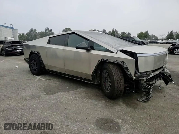 2024 Tesla Cybertruck z VIN 7G2CEHED0RA017009, wystawiony jako Copart lot #71960844 z przebiegiem 4142 mil mil oraz Szkoda całkowita • Salvage title. Historia ofert i sprzedaży dostępna na DreamBid. Obrazek 11.