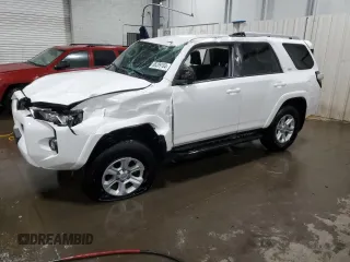 2017 Toyota 4Runner SR5 с VIN JTEBU5JR2H5436592, выставлен на аукционе Copart как лот 86289184 с пробегом 90 771 миль миль и Списание • Salvage title. История ставок и продаж доступна на DreamBid. Изображение 1.