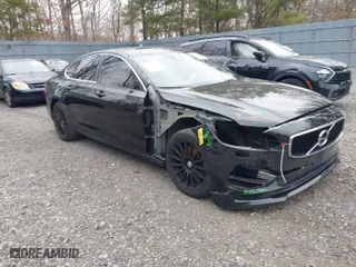 2017 Volvo S90 Momentum with VIN YV1102AK3H1006469, listed as a IAAI auction lot 41795564 with 121,001 mi miles. Bid and sale history available at carsss.com. Image 1.