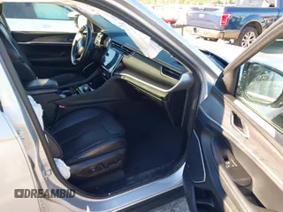 2022 Jeep Grand Cherokee Limited with VIN 1C4RJJBGXN8528951, listed as a IAAI auction lot 41819945 with 36,498 mi miles and . Bid and sale history available at DreamBid. Image 5.