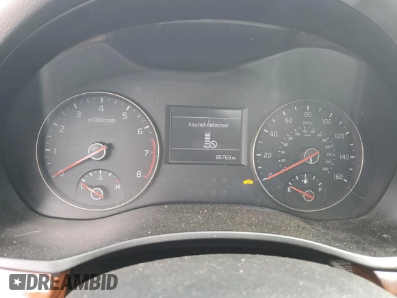 2017 Kia Cadenza Premium with VIN KNALC4J19H5060549, listed as a Copart auction lot 80995714 with 95,763 mi miles and Salvage Title. Bid and sale history available at carsss.com. Image 9.