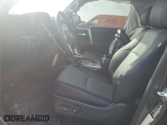 2020 Toyota 4Runner SR5 with VIN JTEBU5JR8L5756184, listed as a Copart auction lot 56204525 with 102,046 mi miles and Salvage title. Bid and sale history available at DreamBid. Image 7.