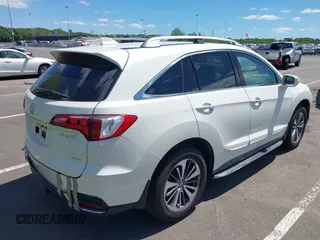 2017 Acura RDX Advance z VIN 5J8TB4H75HL010244, wystawiony jako IAAI lot #42303185 z przebiegiem 135 662 mil mil oraz . Historia ofert i sprzedaży dostępna na DreamBid. Obrazek 4.