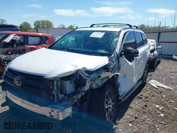 2018 Toyota Highlander SE with VIN 5TDKZRFH1JS288819, listed as a IAAI auction lot 42037923 with 88,273 mi miles and . Bid and sale history available at DreamBid. Image 18.