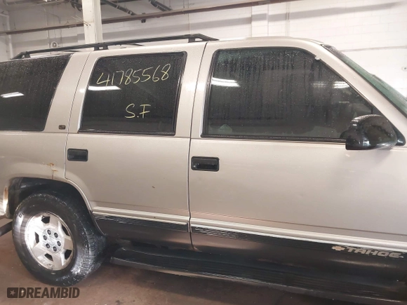 1998 Chevrolet Tahoe with VIN 1GNEK13R6WJ377054, listed as a IAAI auction lot 41785568 with 327,139 mi miles. Bid and sale history available at carsss.com. Image 13.