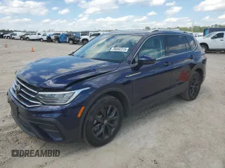 2024 Volkswagen Tiguan SE z VIN 3VV3B7AX9RM108785, wystawiony jako Copart lot #56892315 z przebiegiem 31 695 mil mil oraz Szkoda całkowita • Salvage title. Historia ofert i sprzedaży dostępna na DreamBid. Obrazek 1.