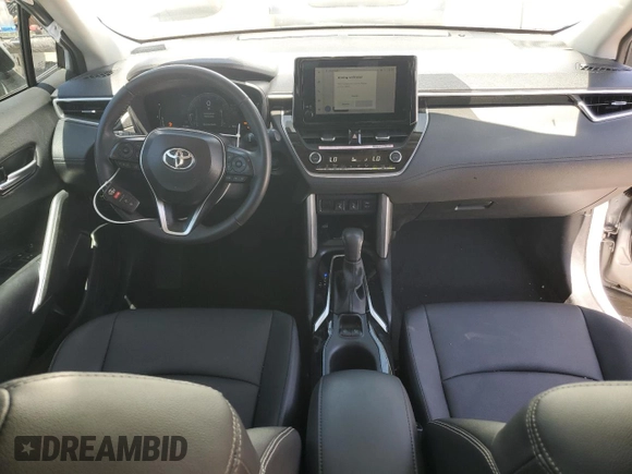 2024 Toyota Corolla Cross XLE с VIN 7MUDAAAG1RV083793, выставлен на аукционе Copart как лот 55105775 с пробегом 55 388 миль миль и Списание • Salvage title. История ставок и продаж доступна на DreamBid. Изображение 8.