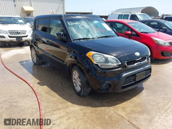 2013 Kia Soul ! with VIN KNDJT2A62D7481943, listed as a IAAI auction lot 42109927 with 148,118 mi miles. Bid and sale history available at carsss.com. Image 1.