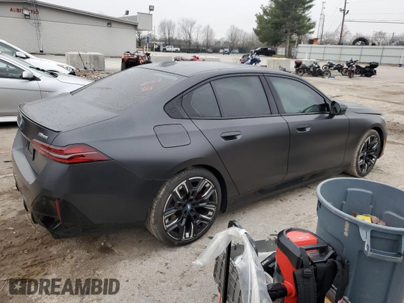 2024 BMW i5 M60 z VIN WBY43FK05RCR32052, wystawiony jako Copart lot #85559624 z przebiegiem 5 913 mil mil oraz Nie do naprawy • Non repairable. Historia ofert i sprzedaży dostępna na DreamBid. Obrazek 3.