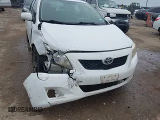 2010 Toyota Corolla z VIN 2T1BU4EE2AC362928, wystawiony jako IAAI lot #42200498 z przebiegiem 236 324 mil mil oraz . Historia ofert i sprzedaży dostępna na DreamBid. Obrazek 1.