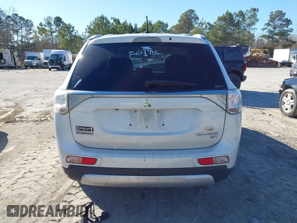 2015 Mitsubishi Outlander GT with VIN JA4JZ4AX4FZ013037, listed as a IAAI auction lot 41683425 with 172,700 mi miles and . Bid and sale history available at DreamBid. Image 16.