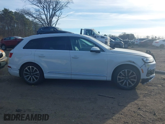 2017 Audi Q7 Premium Plus with VIN WA1LAAF7XHD003300, listed as a IAAI auction lot 41265476 with 137,157 mi miles. Bid and sale history available at carsss.com. Image 13.